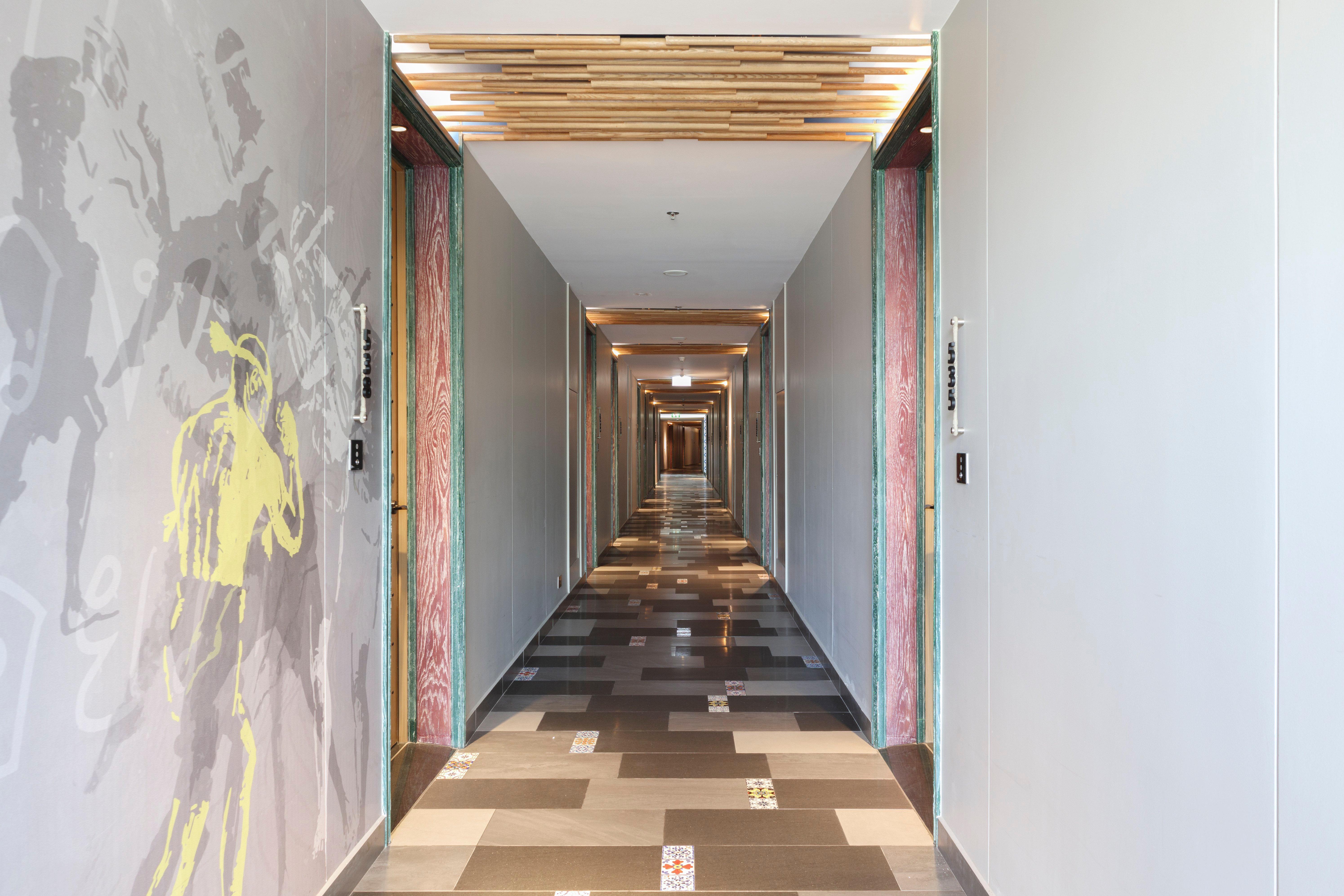 Hotel Indigo Phuket Patong By Ihg Екстериор снимка Corridor of the hotel