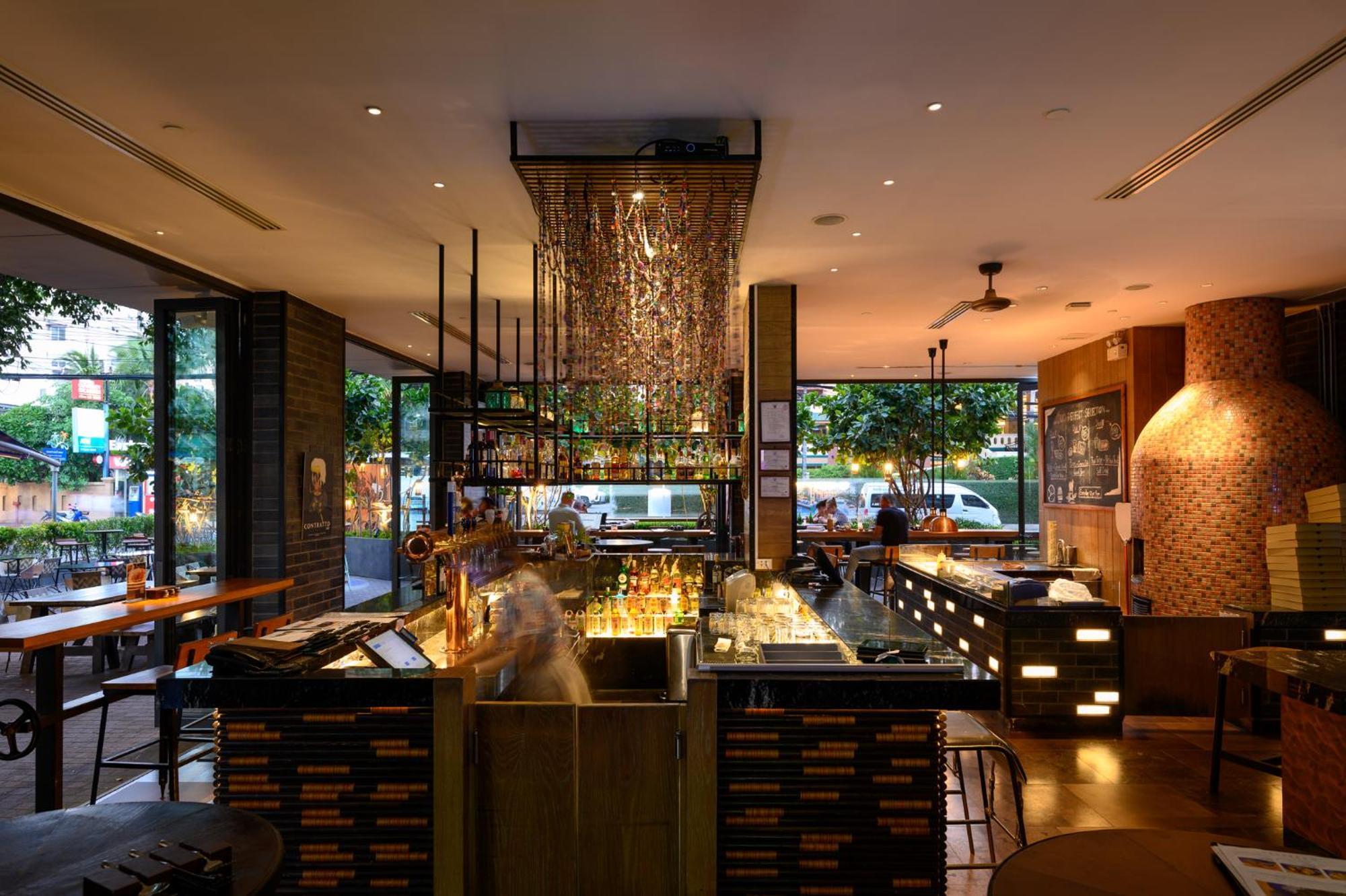 Hotel Indigo Phuket Patong By Ihg Екстериор снимка Interior of the restaurant