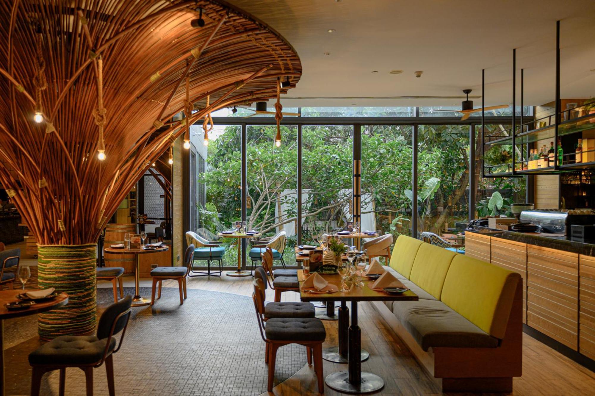 Hotel Indigo Phuket Patong By Ihg Екстериор снимка Restaurant interior