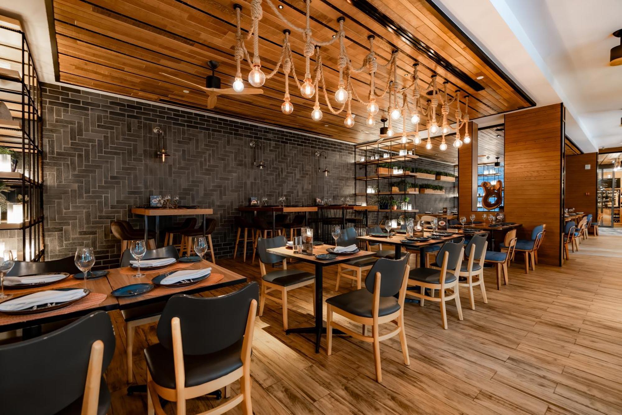 Hotel Indigo Phuket Patong By Ihg Екстериор снимка Restaurant interior